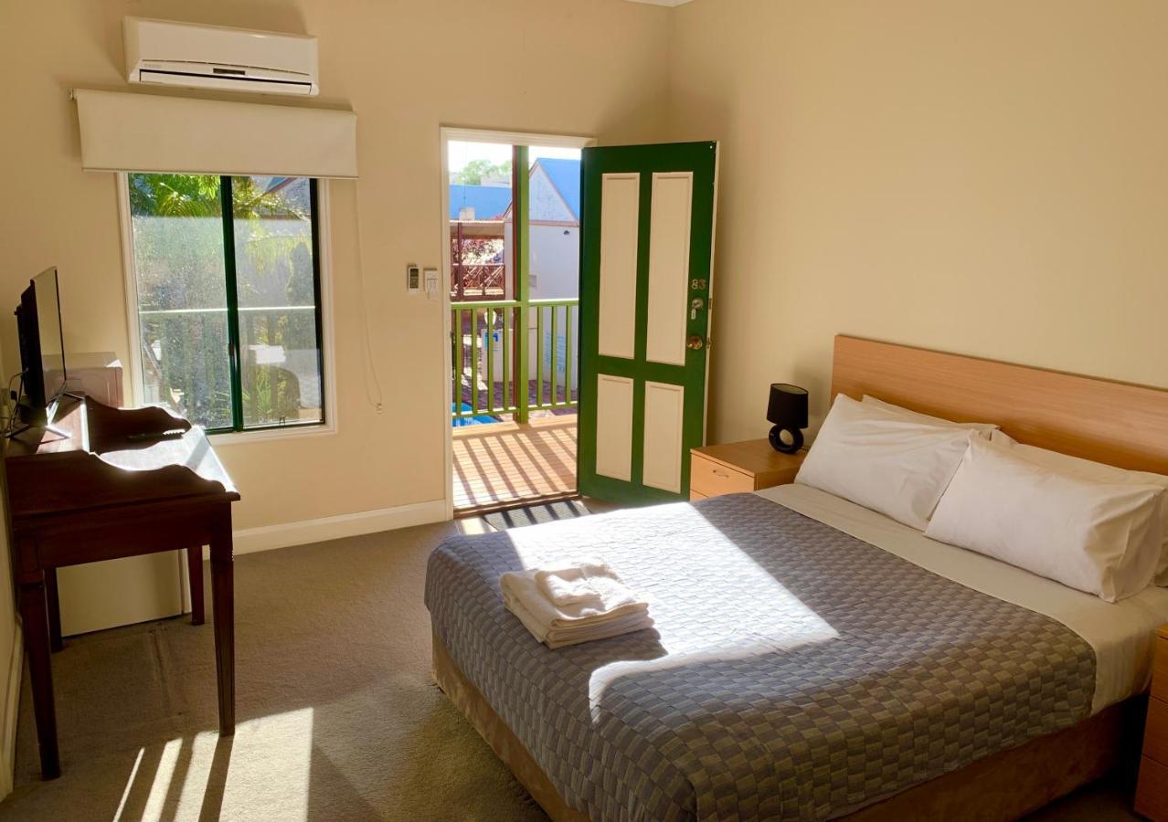 Settlers Hotel York Extérieur photo