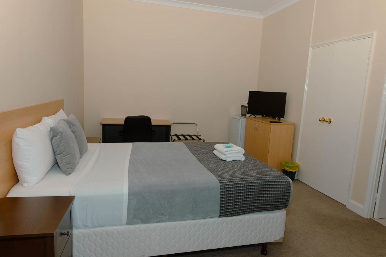 Settlers Hotel York Extérieur photo