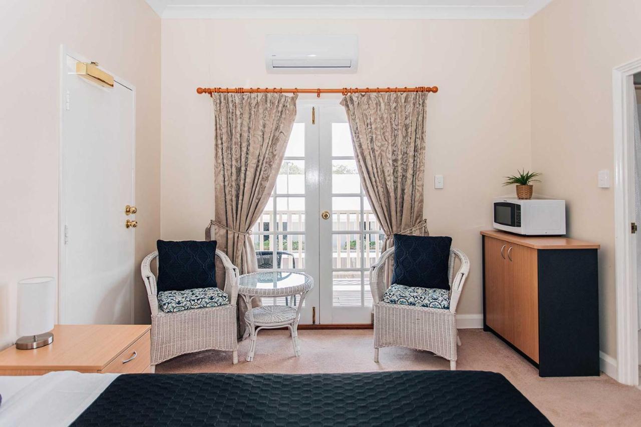 Settlers Hotel York Extérieur photo